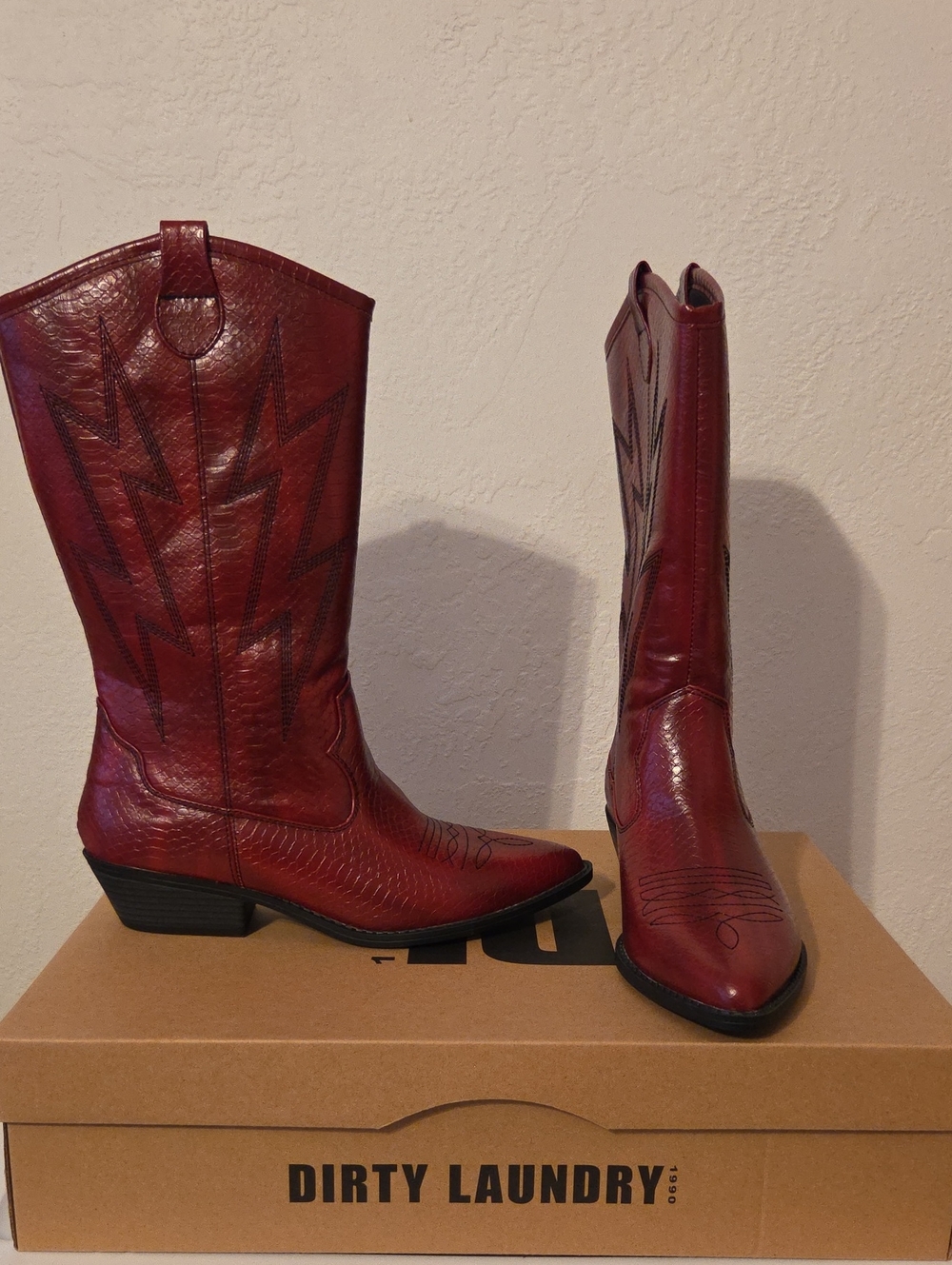 NWT "Dirty Laundry" Red Snake Skin Faux Leather Cowboy Boots Woman' Size 8.5